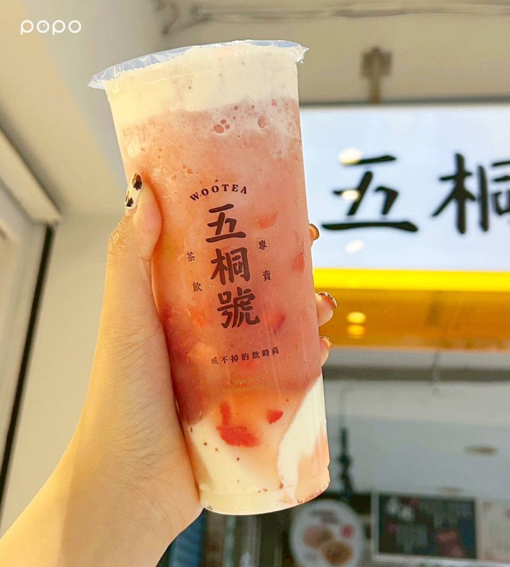 2025冬季必喝手搖飲新品懶人包！五桐號「雪絨草莓奶酪」療癒回歸、可不可「這杯」脆友都狂推！-5