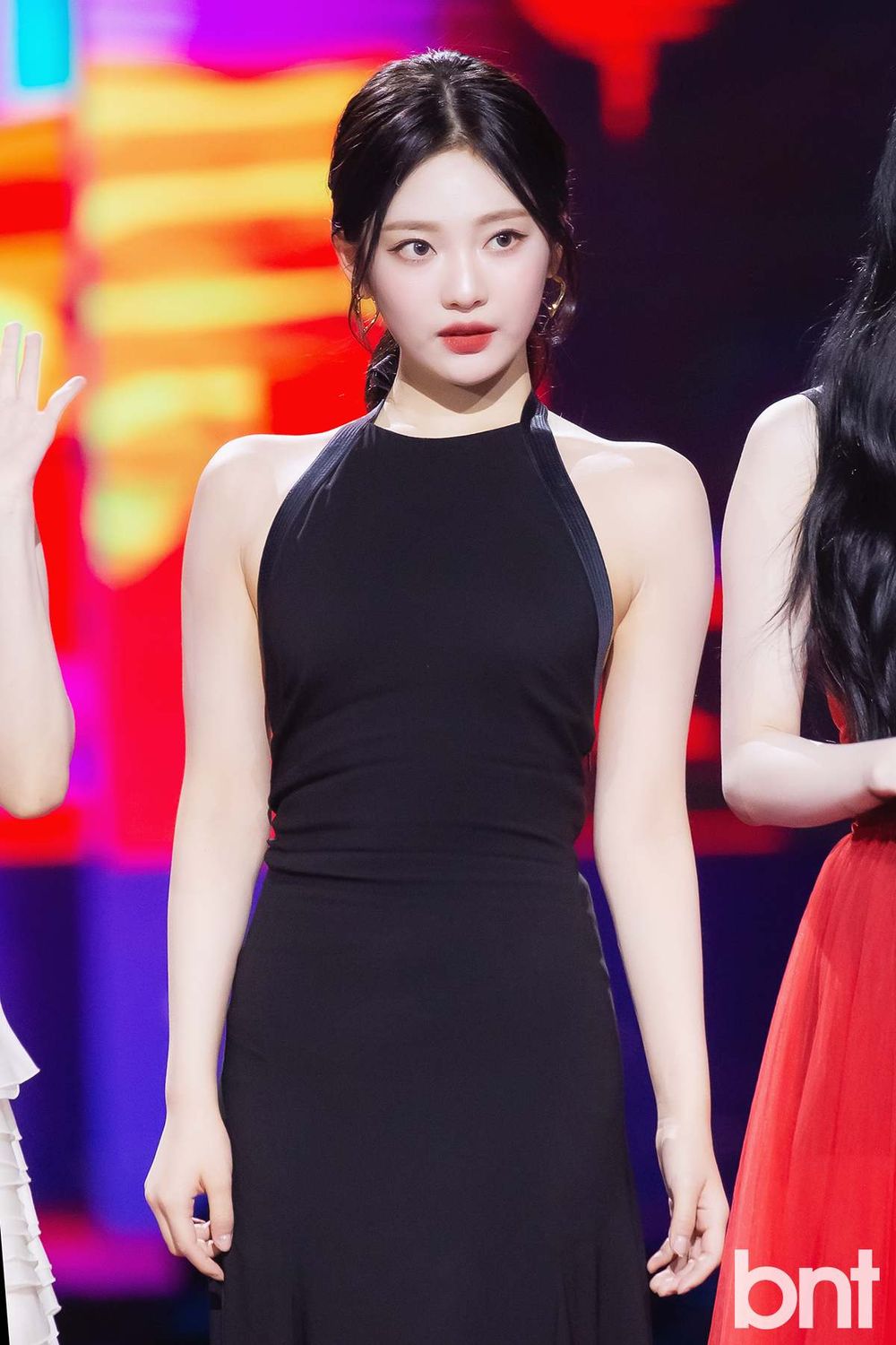 韓網票選6位擁有「最美肩線」女偶像！Jennie直角肩太完美，寧寧、Lia美到被網友狂讚！-7