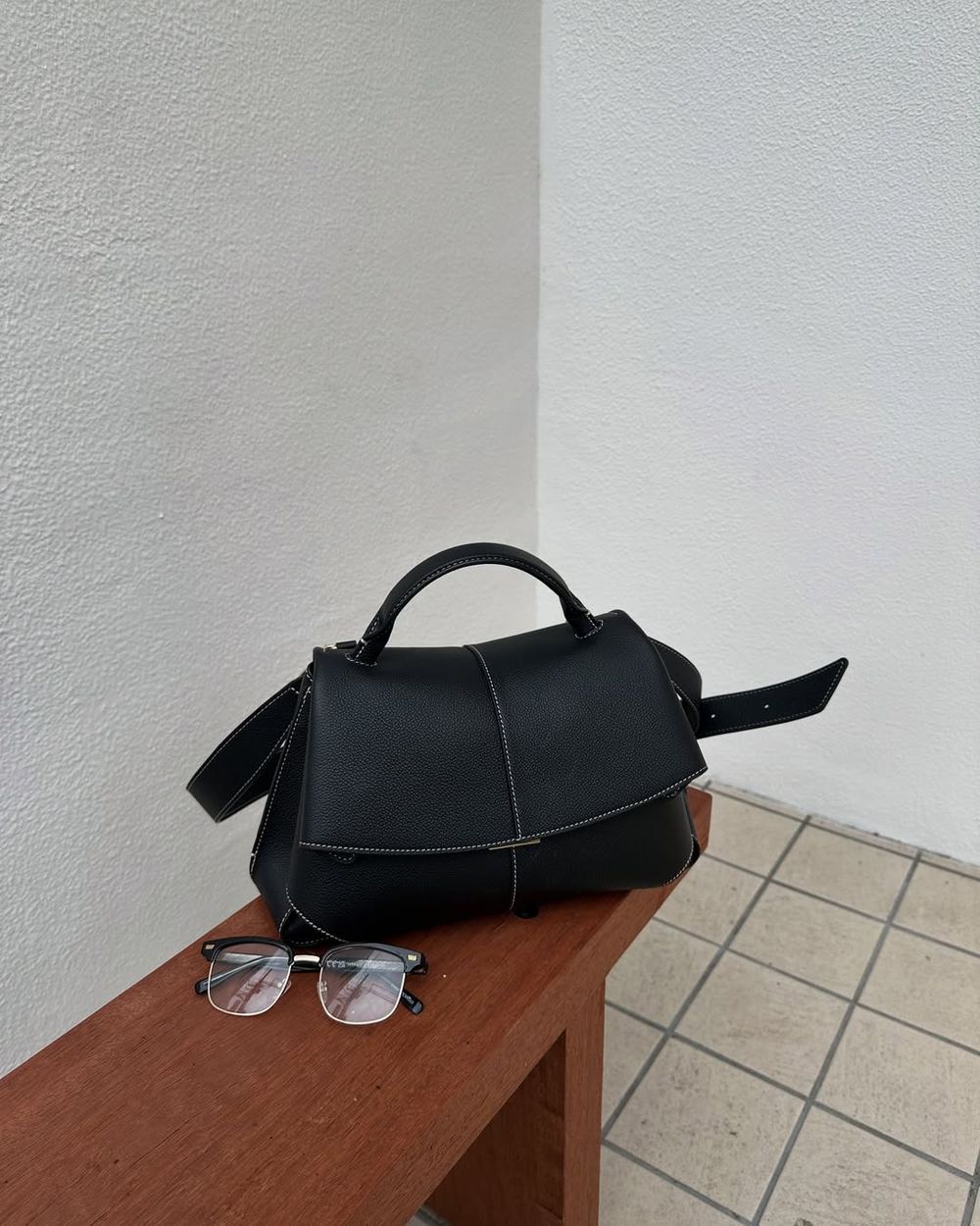 入坑就回不去！法國小眾牌Polène「7大必買爆款包」一次看！TXT秀彬同款巴黎總店也搶翻！-13