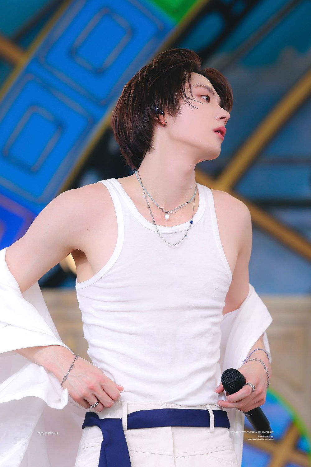 韓網熱議6位肩膀最性感的男偶像！珉奎「男友力」爆棚，元彬、Jin「肩膀流氓」全上榜！-13