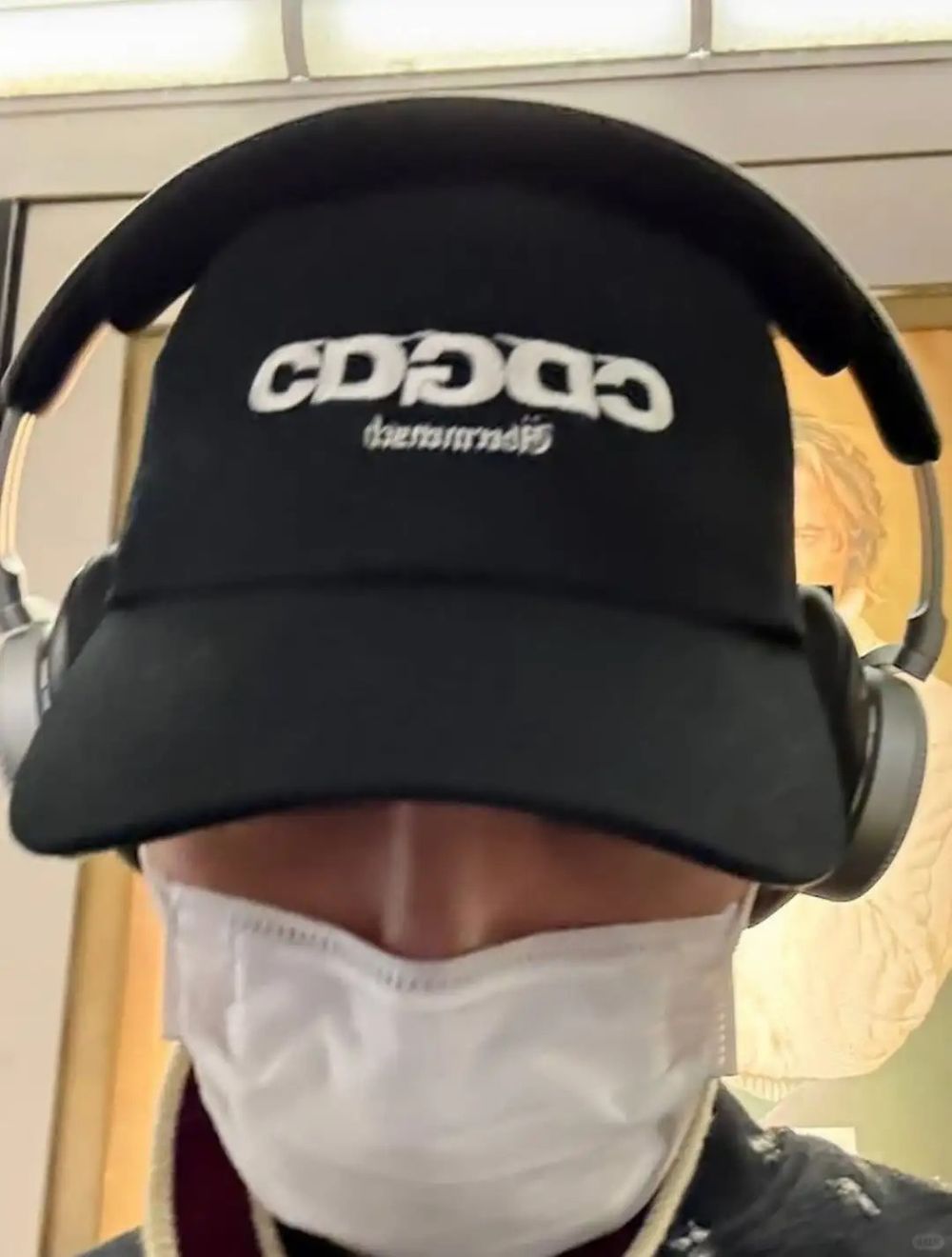 權志龍沒有要放過大家！GD年末最狂CDG聯名「同款棒球帽」台灣也有！開賣時間地點一次看！-8