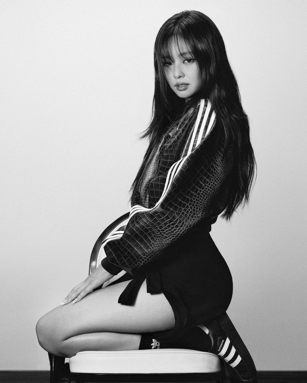 愛迪達Superstar貝殼鞋回來了！最新廣告重磅找來Jennie拍！想跟金珍妮穿同款！-3