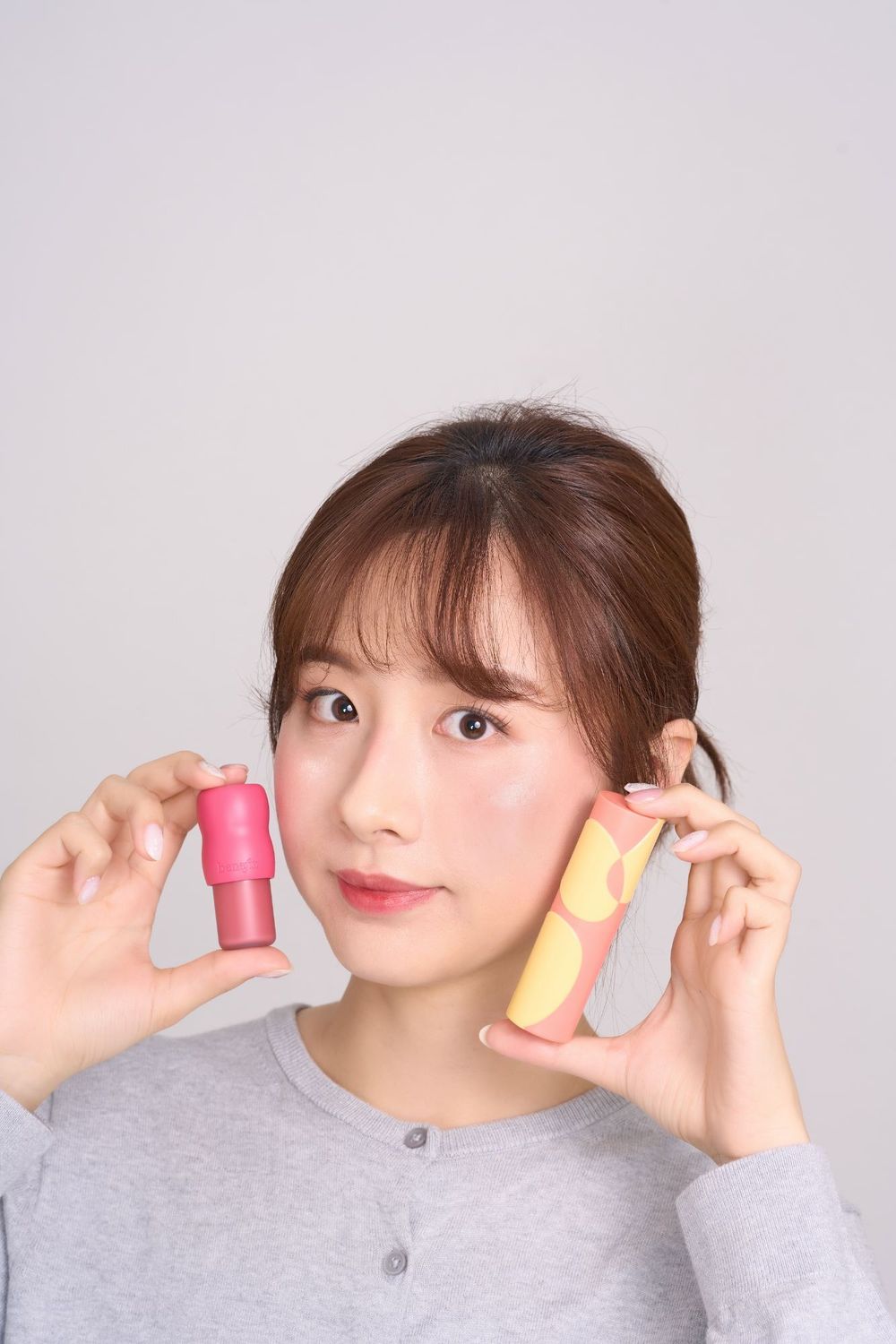 TXT崔然竣演繹2026頰彩趨勢！Benefit「果汁冰透＆雲朵腮紅棒」台灣也買得到，兩步驟學會韓女最愛定位腮紅法！-22