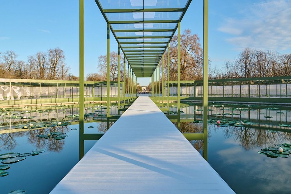 Dior大秀亮點看不完！長公主Jisoo特級待遇曝光、鉉辰「立體精緻神顏」根本王子歸來！-6