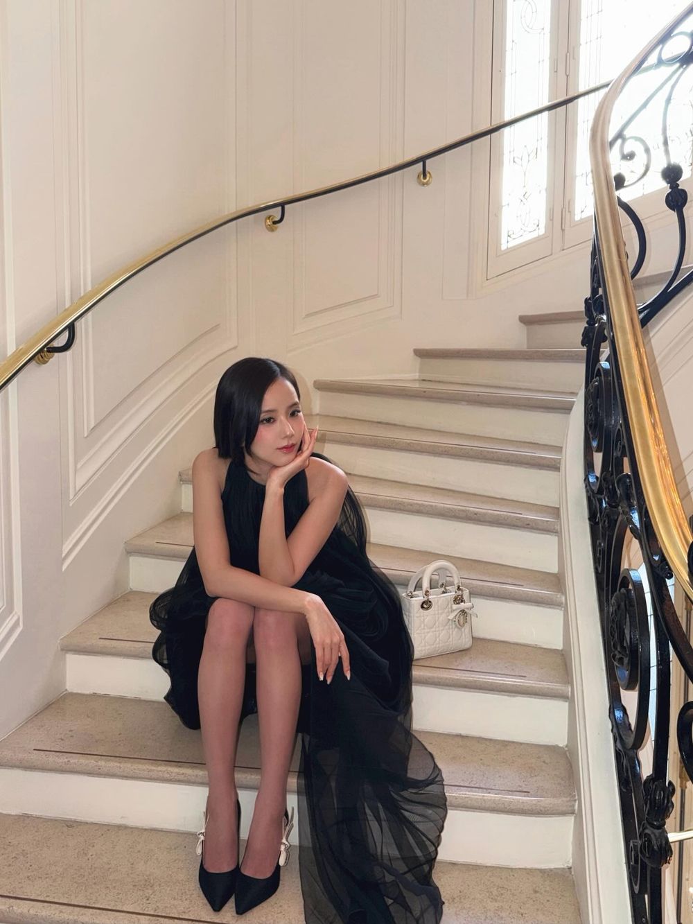 Dior大秀亮點看不完！長公主Jisoo特級待遇曝光、鉉辰「立體精緻神顏」根本王子歸來！-11