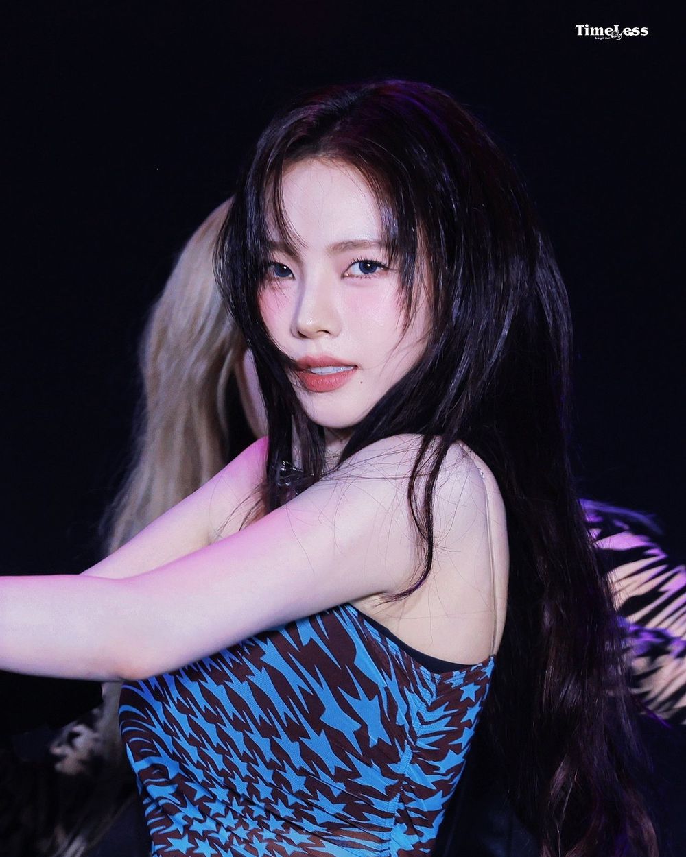 網熱議6位「清冷感神顏」KPOP女偶像代表！Karina「AI臉蛋」冷冽感十足，Irene、Mina都是冷美女代表-4