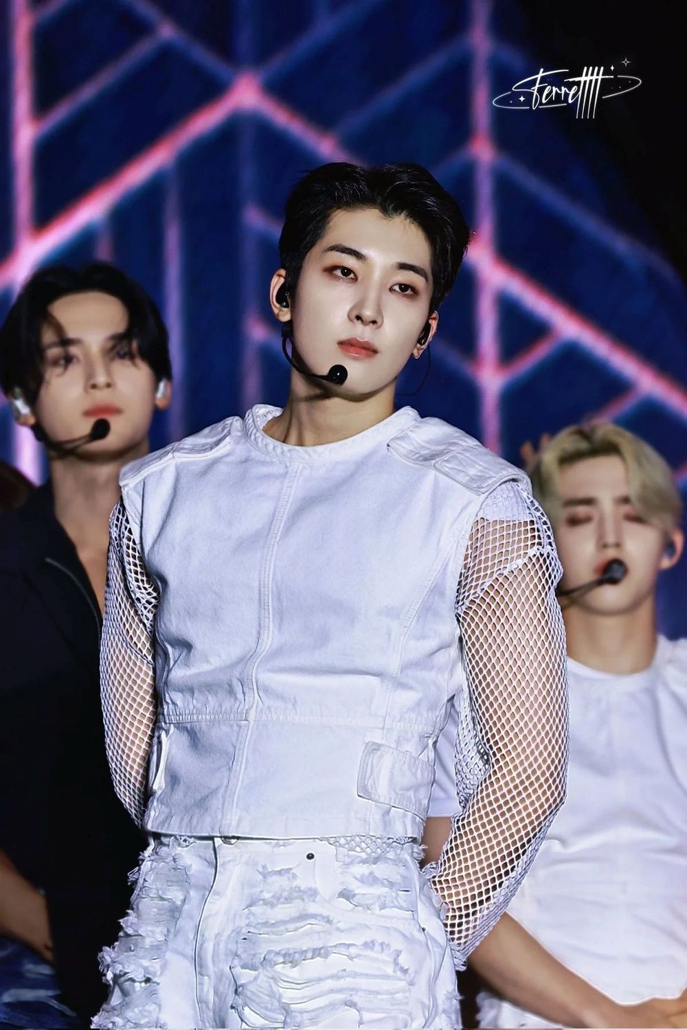 網熱議6位「清冷感神顏」KPOP男偶像！鉉辰「頹廢美」出圈，圓佑、成訓冰山王子感十足！-6