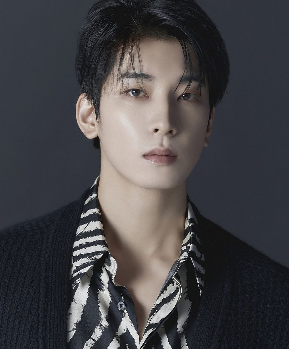 網熱議6位「清冷感神顏」KPOP男偶像！鉉辰「頹廢美」出圈，圓佑、成訓冰山王子感十足！-7