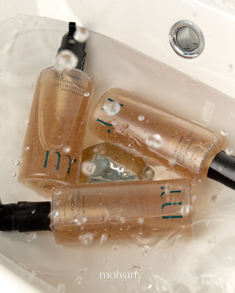 從清潔開始養出發光好膚質！韓女一試成主顧「神級洗面乳」推薦，Giselle素顏零瑕疵原來靠它撐場！-6