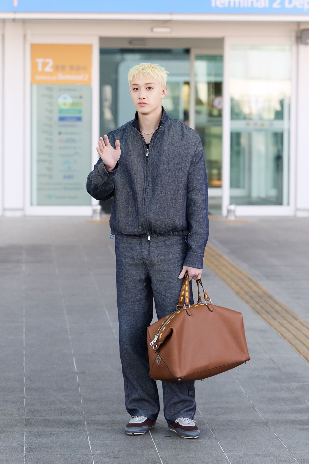 春夏穿搭關鍵字大洗牌！韓星都換上「原色丹寧」穿搭？！Stray Kids、Karina、允眞全員牛仔上身！-2