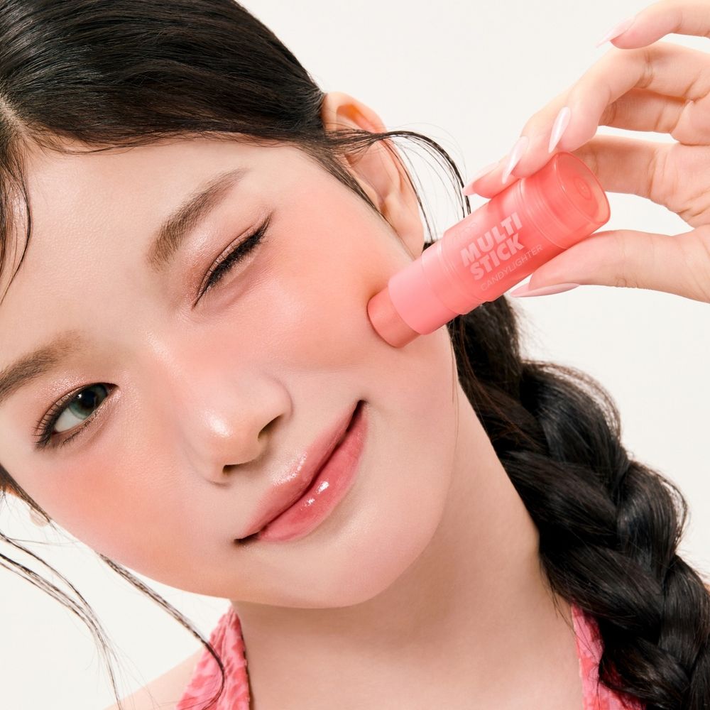 腮紅打亮眼影一次完成！I’M MEME「我愛嫩顏眼頰棒」水光＆奶霧兩種大勢妝感，一拍打造澎潤寶寶嫩肌！-10