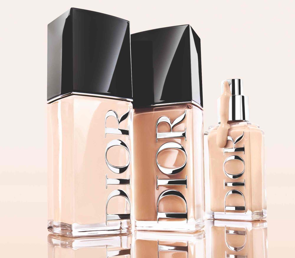 JISOO同款粉底曝光！DIOR最新「超完美持久粉底液」升級登場，柔霧VS柔光粉底液PK、濾鏡級底妝選哪個？-11