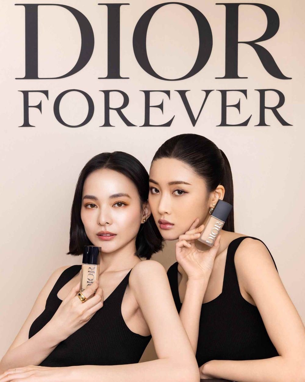 JISOO同款粉底曝光！DIOR最新「超完美持久粉底液」升級登場，柔霧VS柔光粉底液PK、濾鏡級底妝選哪個？-12