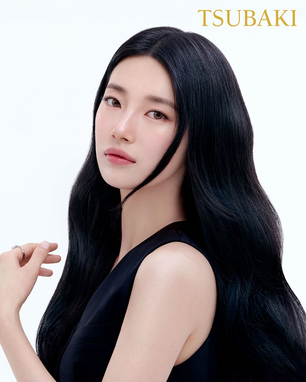 國民初戀秀智接棒李聖經！TSUBAKI思波綺官宣全新代言人，天使光秀髮全靠「金髮膜」，一抹即沖也能讓頭髮柔亮滑順！-6