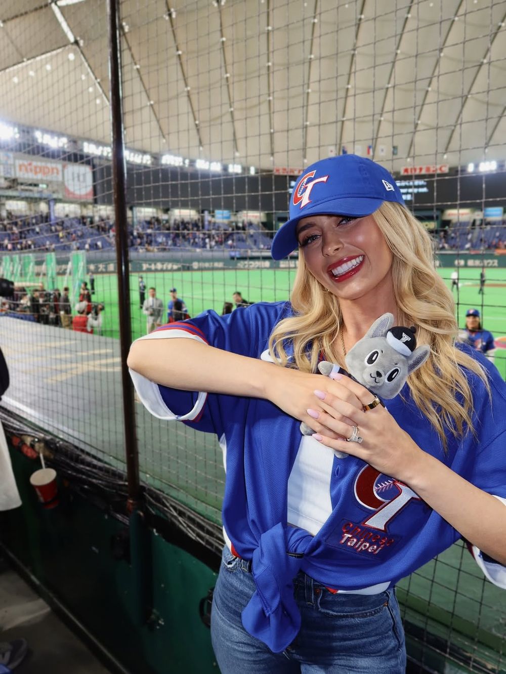 史上最萌WBC中華隊應援小物！費仔老婆狂曬「台灣黑狗」歐告玩偶、絨毛鑰匙圈萌炸天，一開賣就搶光？-2