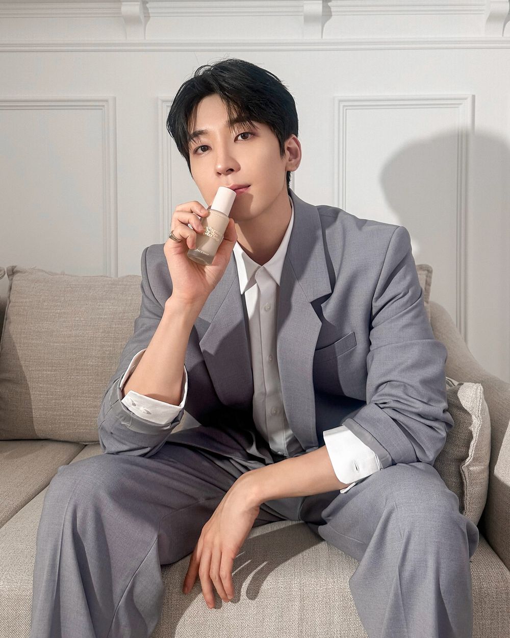 網公認7位「淡顏系天花板」KPOP男偶像！圓佑自帶「禁慾」氣質，秀彬、Jin「初戀男神」高人氣-5