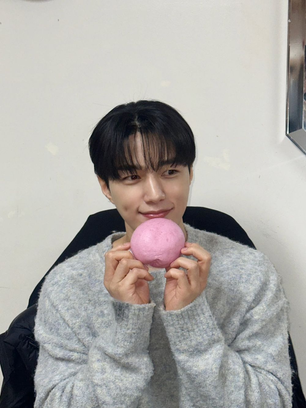 網公認7位「淡顏系天花板」KPOP男偶像！圓佑自帶「禁慾」氣質，秀彬、Jin「初戀男神」高人氣-12