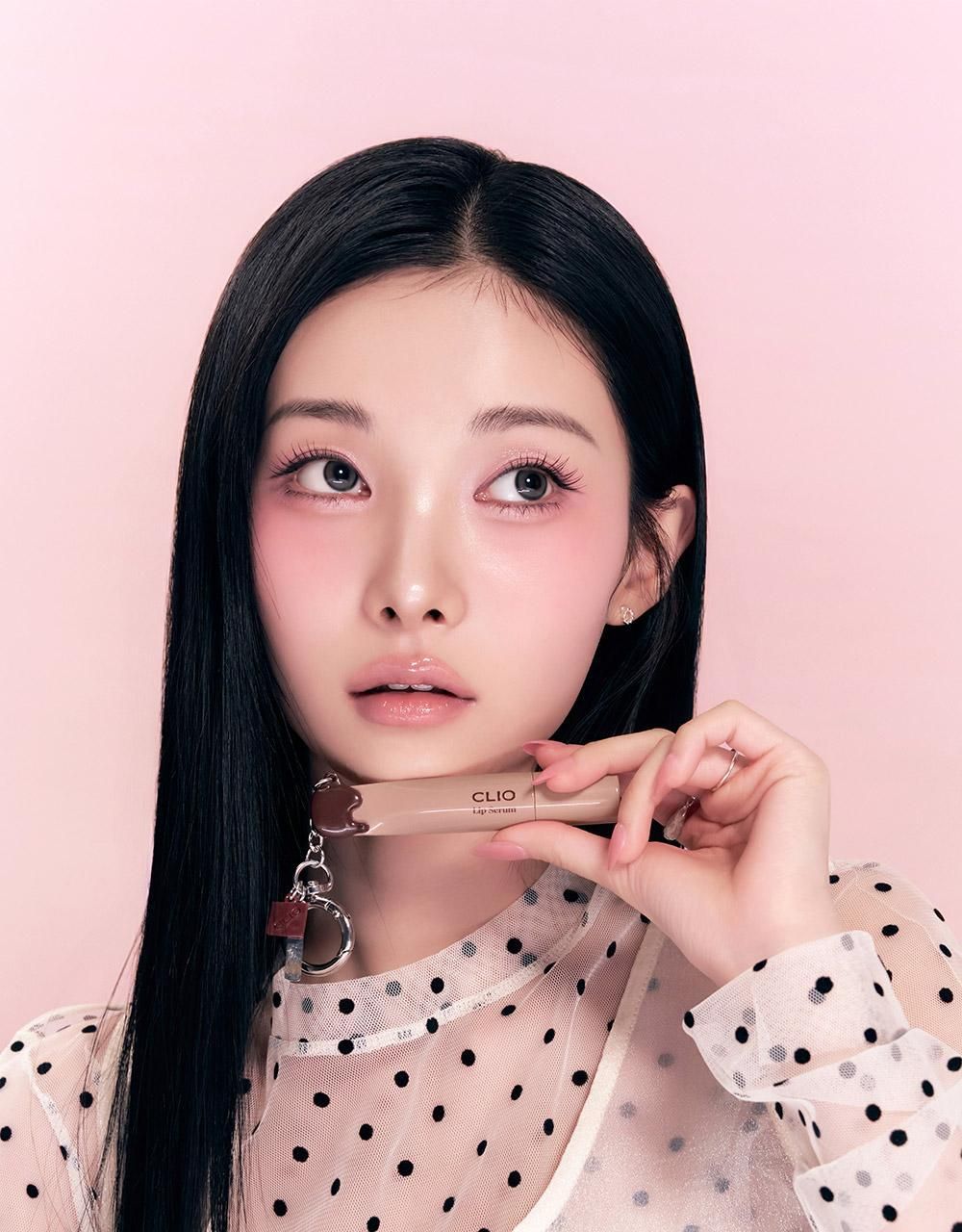 那支韓女瘋搶的唇蜜出新色了！CLIO「吊飾潤唇精華」低飽和巧克力色系登場，一抹讓雙唇比甜點更柔軟誘人！-2