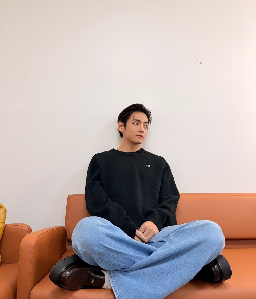 韓網公認7位「四次元」男偶像代表！希澈「瘋子偶像」始祖，杋圭、Lee Know「冷面笑匠」-3