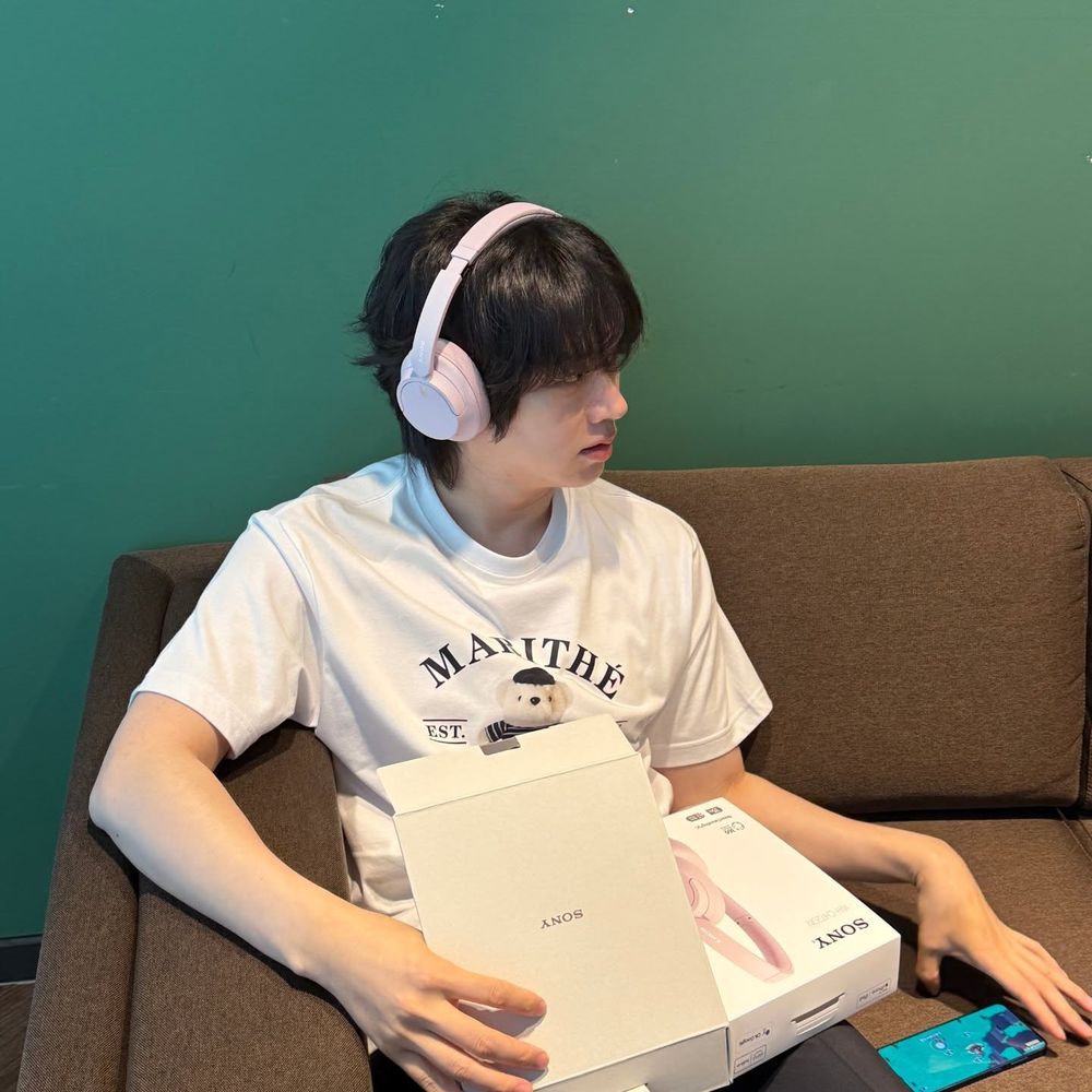 韓網公認7位「四次元」男偶像代表！希澈「瘋子偶像」始祖，杋圭、Lee Know「冷面笑匠」-14