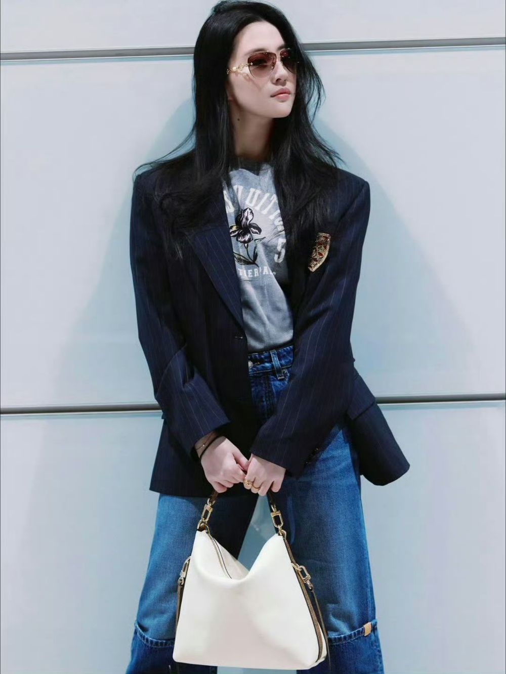 LV神仙小隊出發啦！精靈王子Felix依舊美到不行、全智賢根本「智慧與美」的女神化身！-7