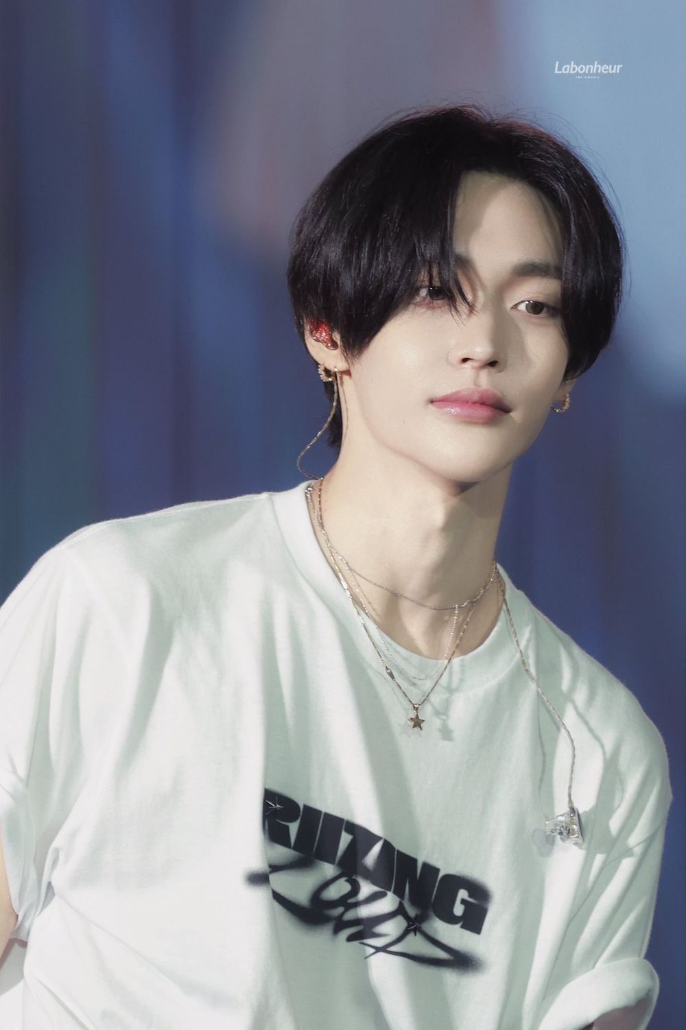 韓網公認6位擁有「漫畫臉」的KPOP男偶像！淨漢受封「人間霍爾」，成訓、秀彬都是校草男神等級-4