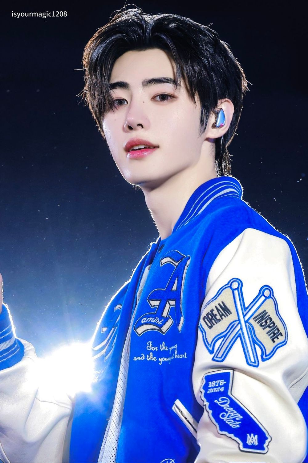 韓網公認6位擁有「漫畫臉」的KPOP男偶像！淨漢受封「人間霍爾」，成訓、秀彬都是校草男神等級-8