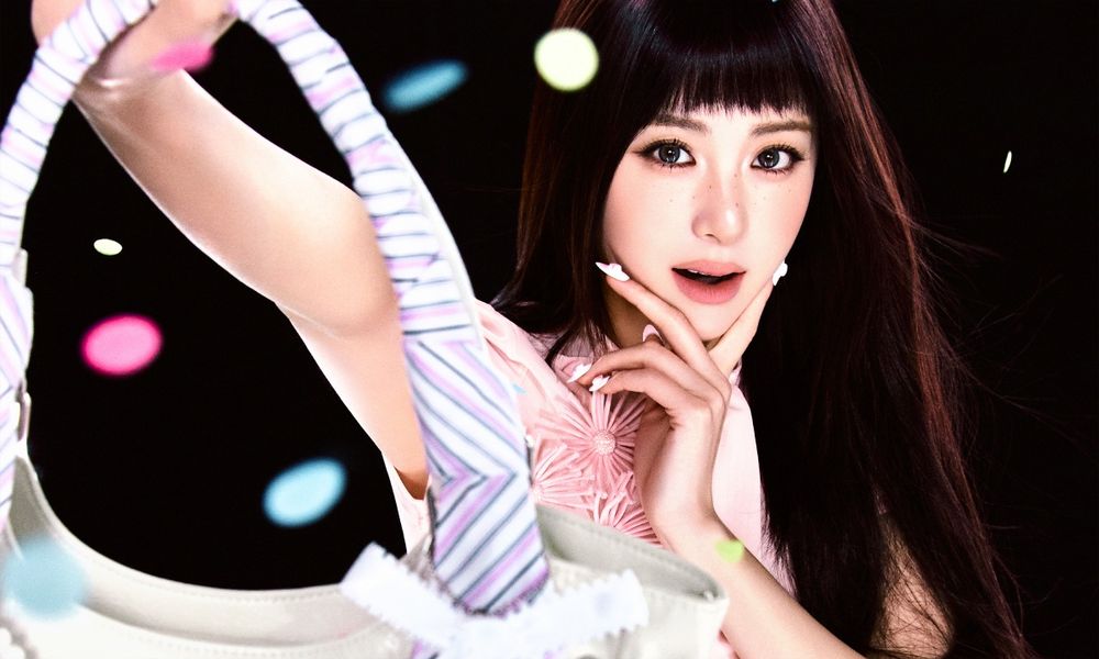 粉絲手刀搶！韓牌STAND OIL居然聯名LE SSERAFIM許允眞！「限定吊飾」只在這款包出現！-4