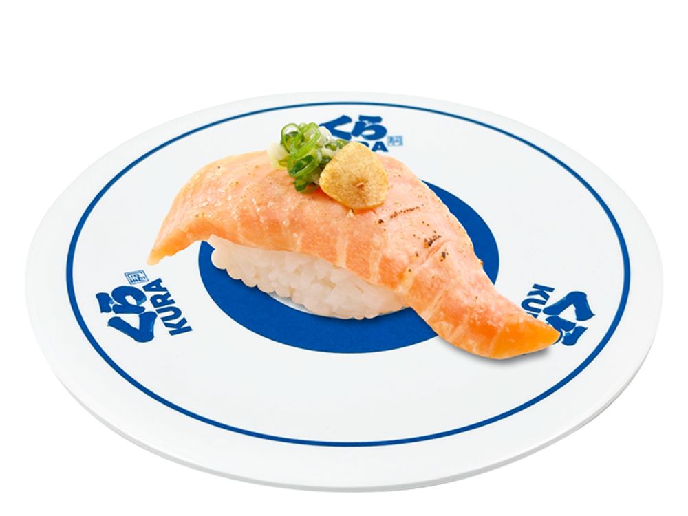 藏壽司最新滿額贈是「蠟筆小新馬克杯」！超可愛小新&小白立體馬克杯免費送、春季新菜同步登場！-6