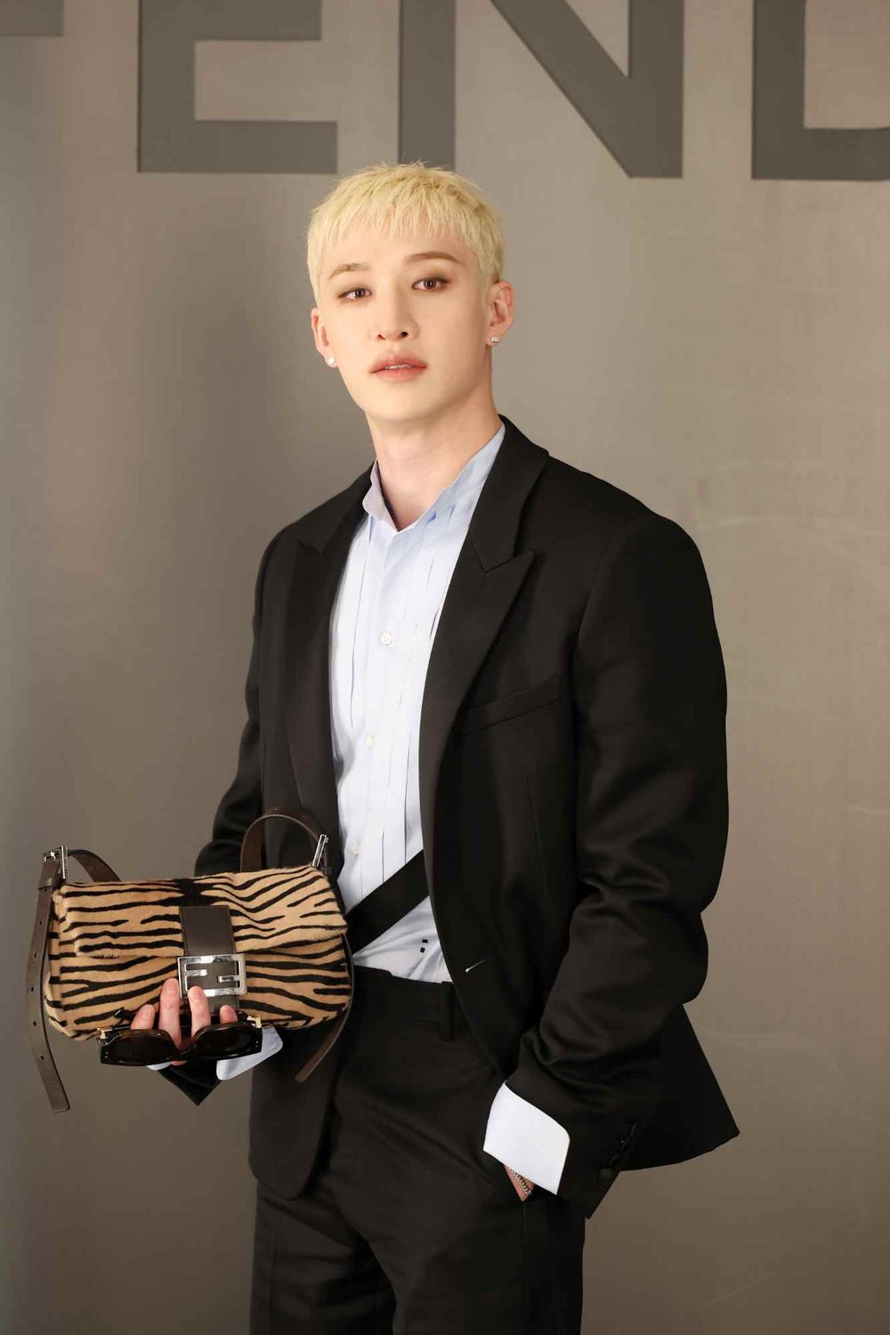 Stray Kids再度稱霸時裝週！Felix、鉉辰「神級顏值」暴擊全網！高清照要存下來當桌布！-8