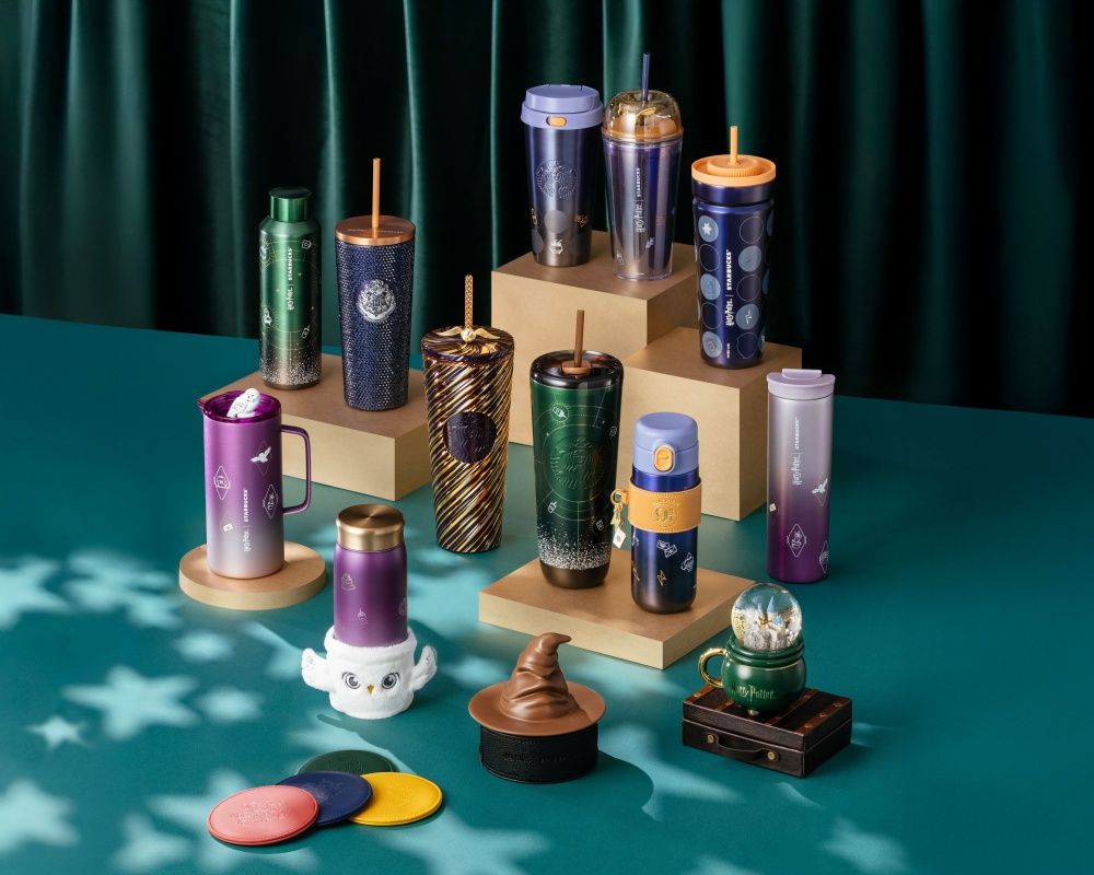 星巴克跟《哈利波特》聯名了！「葛來分多小熊鑰匙圈、金探子冷水杯、四學院溫變馬克杯」全都想要！-16
