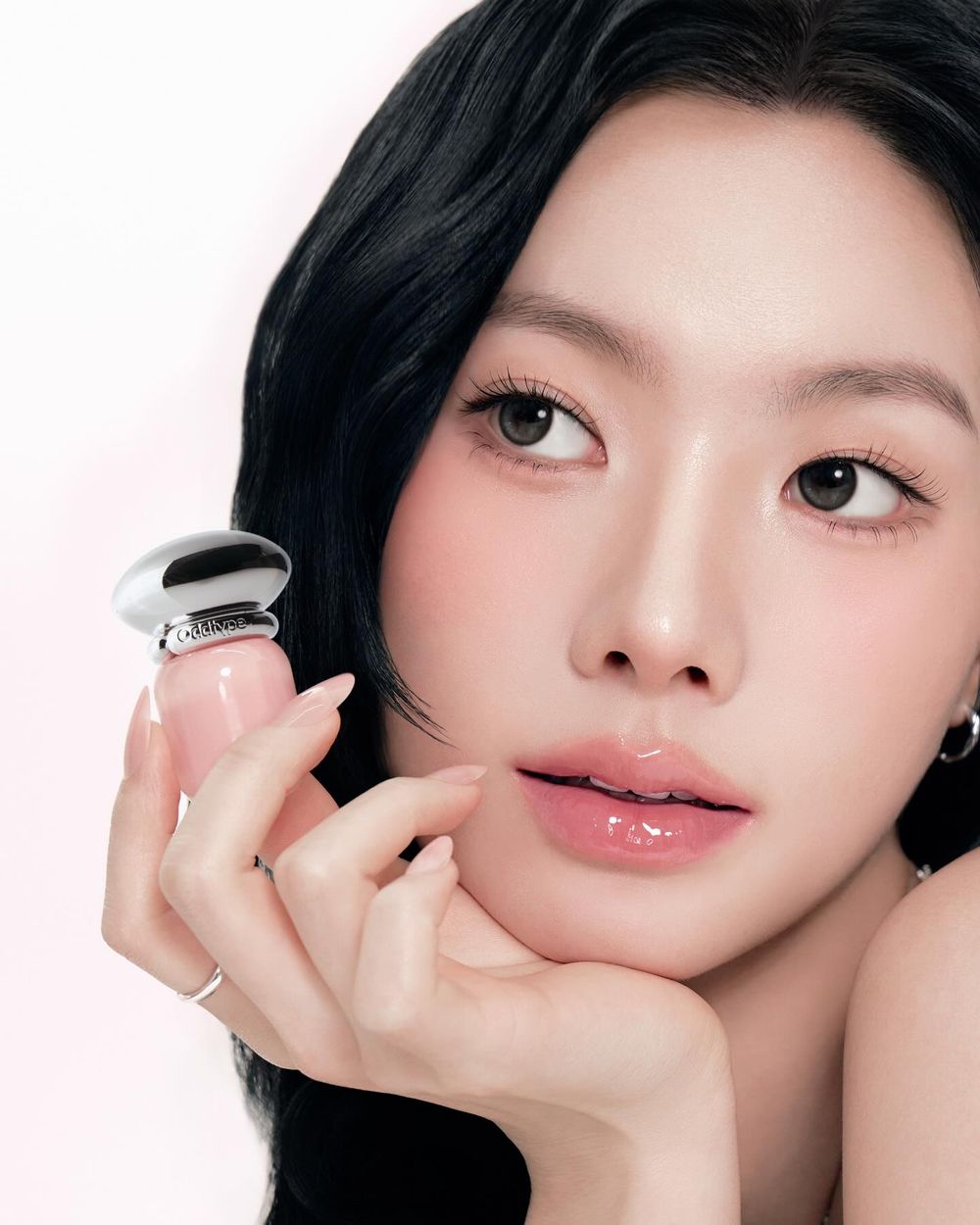 韓女瘋搶「胖胖瓶唇釉」！膠囊瓶身＋金屬LOGO環美到像藝術品，開賣秒衝MUSINSA熱銷第一！-16