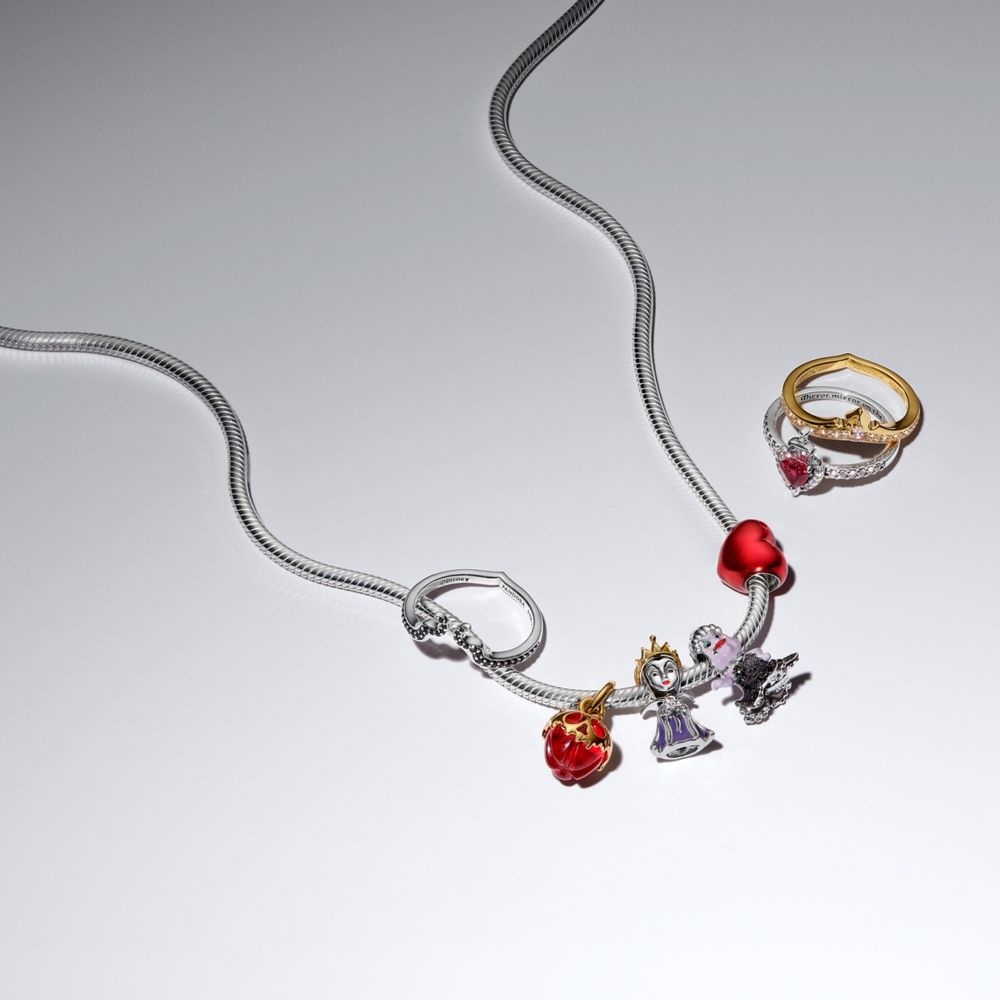 Pandora出迪士尼系列！竟然有反派角色「壞皇后、烏蘇拉」串飾！這組得買來防小人吧？-8