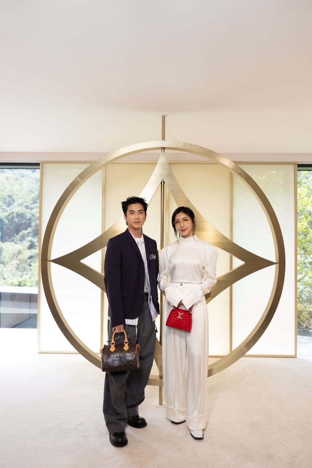 整年都在等！LV典藏工藝展太精彩！台幣三千萬「仙女玻璃硬箱」真面目曝光！真的超美！-2