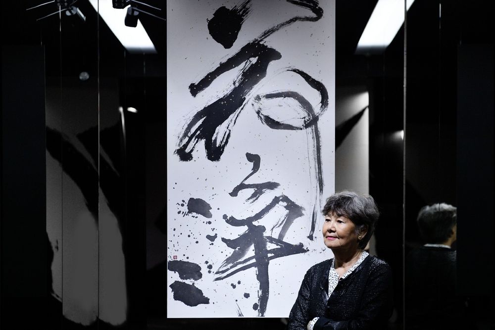 整年都在等！LV典藏工藝展太精彩！台幣三千萬「仙女玻璃硬箱」真面目曝光！真的超美！-13