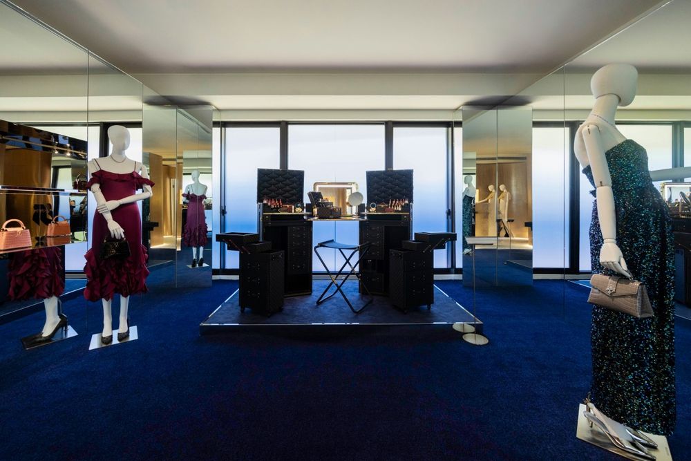 整年都在等！LV典藏工藝展太精彩！台幣三千萬「仙女玻璃硬箱」真面目曝光！真的超美！-20