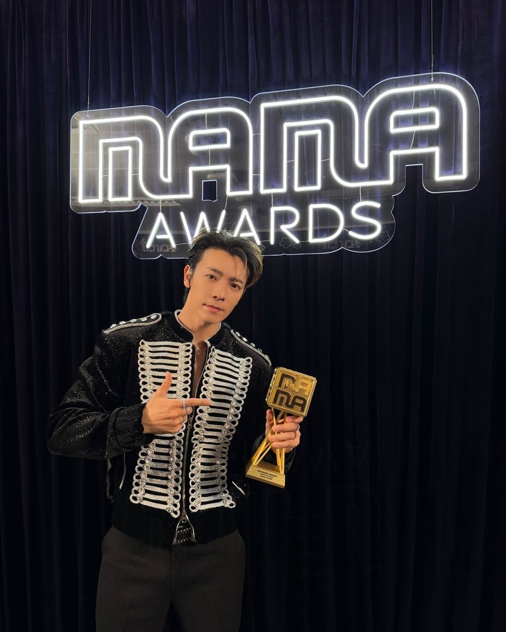 韓網熱議6位「團寵擔當」KPOP偶像代表！子瑜「忙內ON TOP」，I.N、柾國受哥哥寵愛！-8