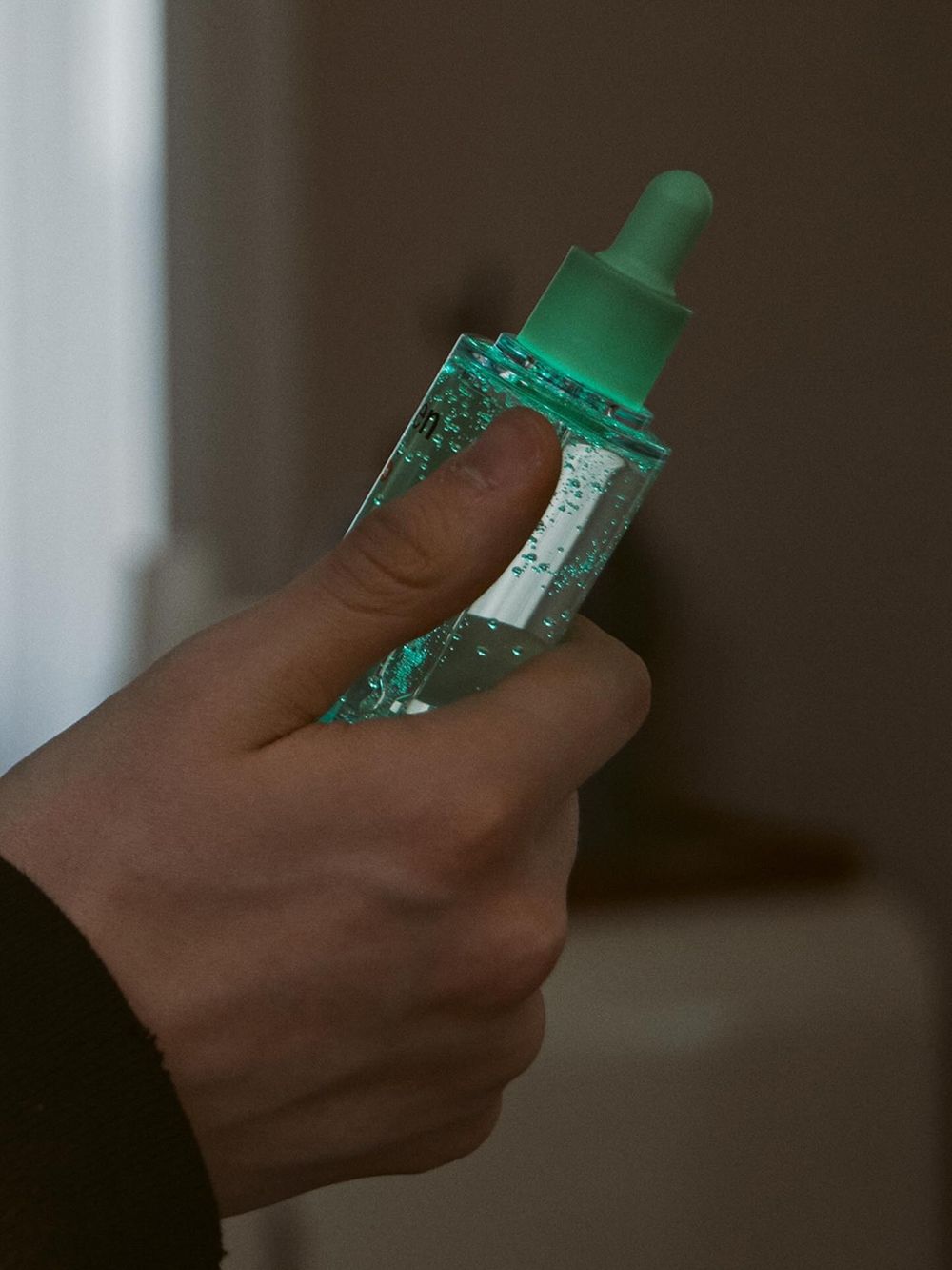 COER暴動了！Torriden驚喜官宣CORTIS新代言，馬丁手上「小綠瓶」爆紅，清爽好膚質全網見證！-6