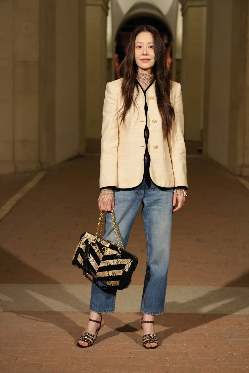 女神齊聚Valentino 2026秋冬大秀！《家母螳螂》高賢廷、泰星Freen都來了！手拎包包是接下來爆款！-3