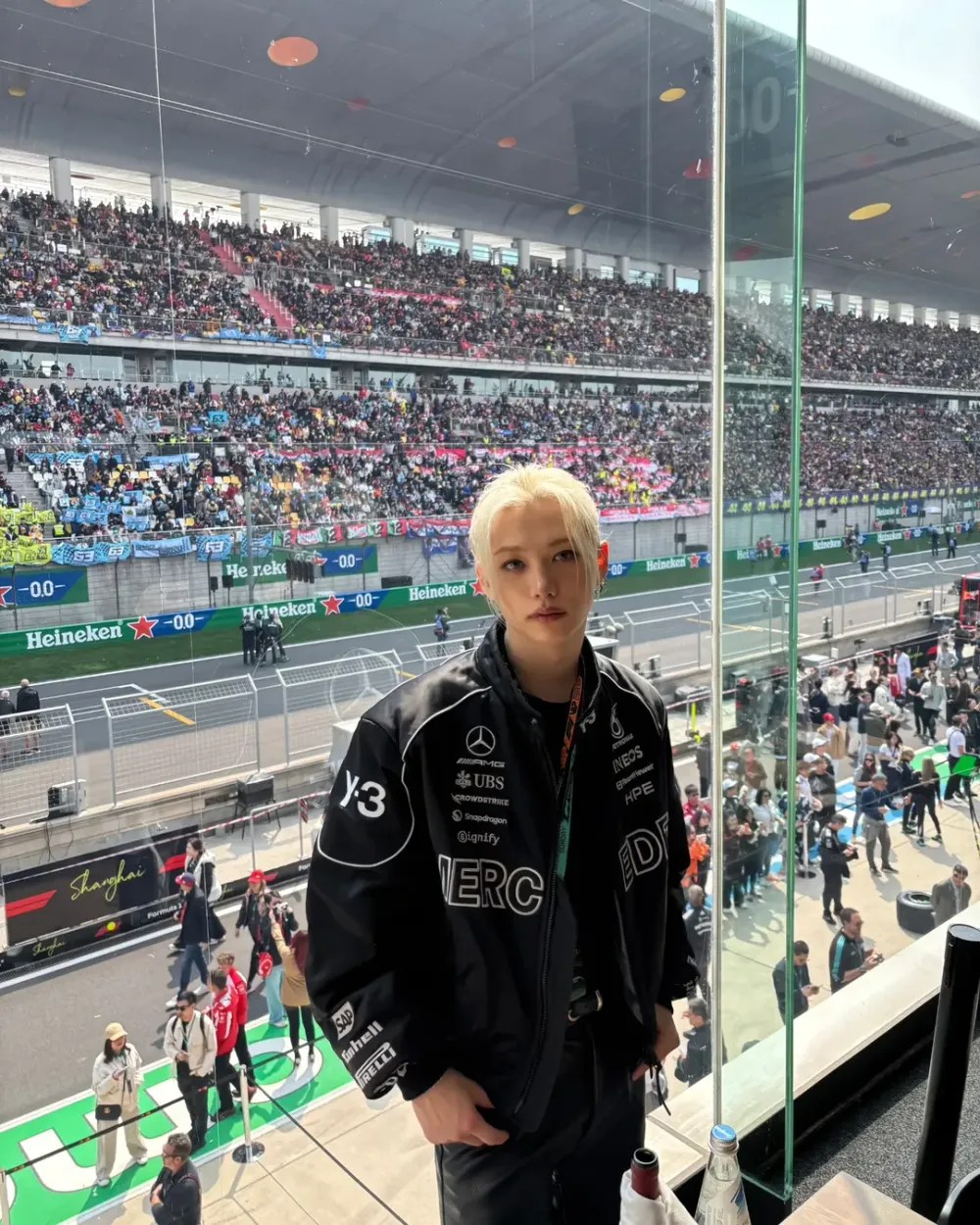漫畫都不敢這樣畫！Felix李龍馥現身F1大獎賽「精靈王子下凡」帥到在發光！同款眼鏡找到了！-7