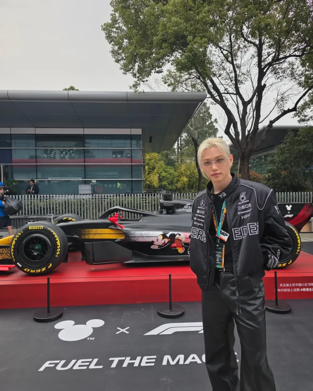 漫畫都不敢這樣畫！Felix李龍馥現身F1大獎賽「精靈王子下凡」帥到在發光！同款眼鏡找到了！-6