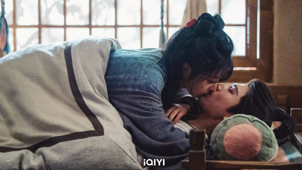 我夫婿來了！爆火陸劇《逐玉》張凌赫「美強慘將軍」禁慾場面心跳失速！190身高被譽為西裝男神天花板！-18