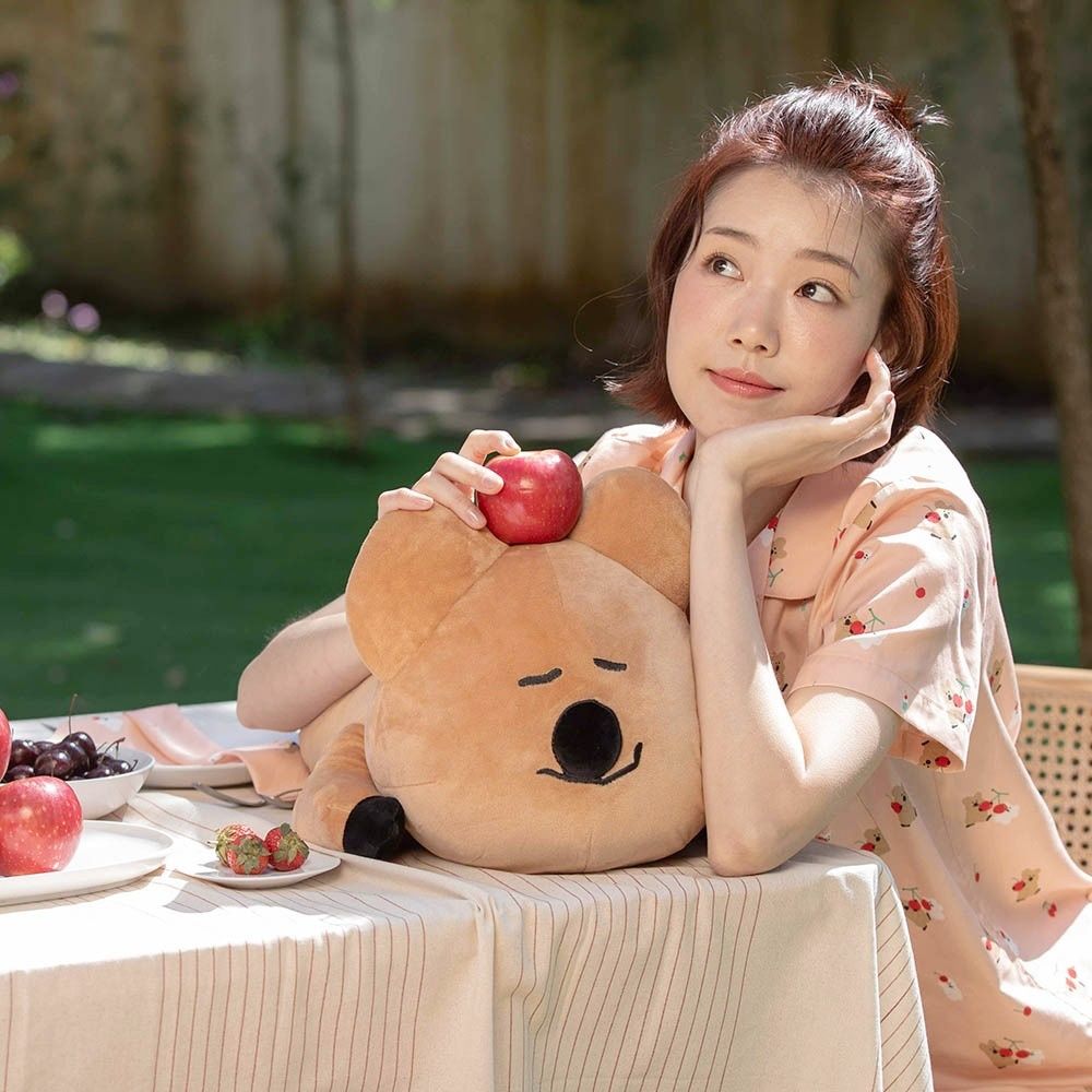 DINOTAENG矮袋鼠聯名家居小物太可愛！「QUOKKA趴姿抱枕、BOBO四季被」台灣就買得到！-10