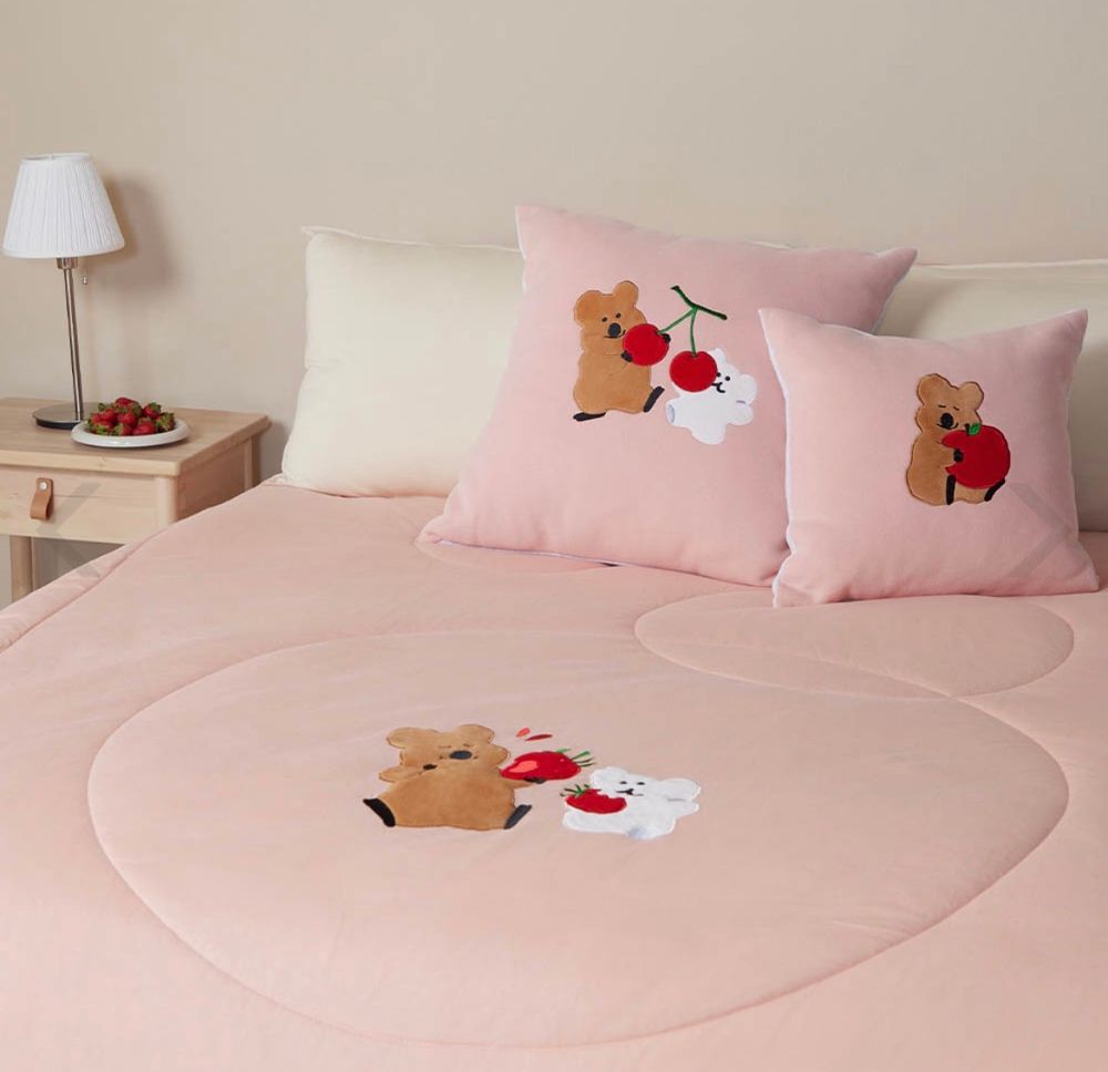 DINOTAENG矮袋鼠聯名家居小物太可愛！「QUOKKA趴姿抱枕、BOBO四季被」台灣就買得到！-5