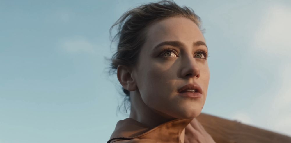 千呼萬喚終於等到！BTS新歌《SWIM》正式出爐！七人七色海軍造型帥暈、MV女主角竟然是她！-9