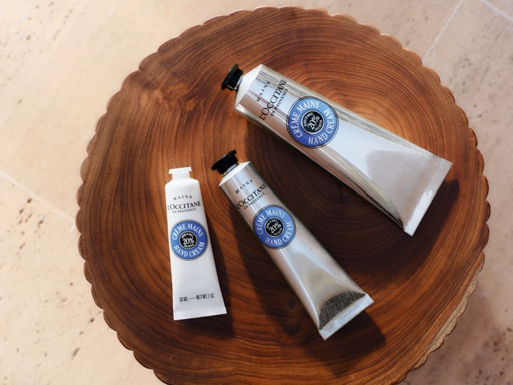 歐舒丹「乳油木系列」升級！經典配方＋全新簡約優雅包裝，乾肌最愛溫柔居家護手儀式，完整步驟一次看！-7