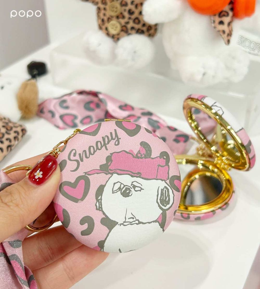 史努比在康是美！「豹紋史努比吊飾&歐拉夫抱枕+浴巾」萌翻天、還有愛心小鏡子免費送！-7