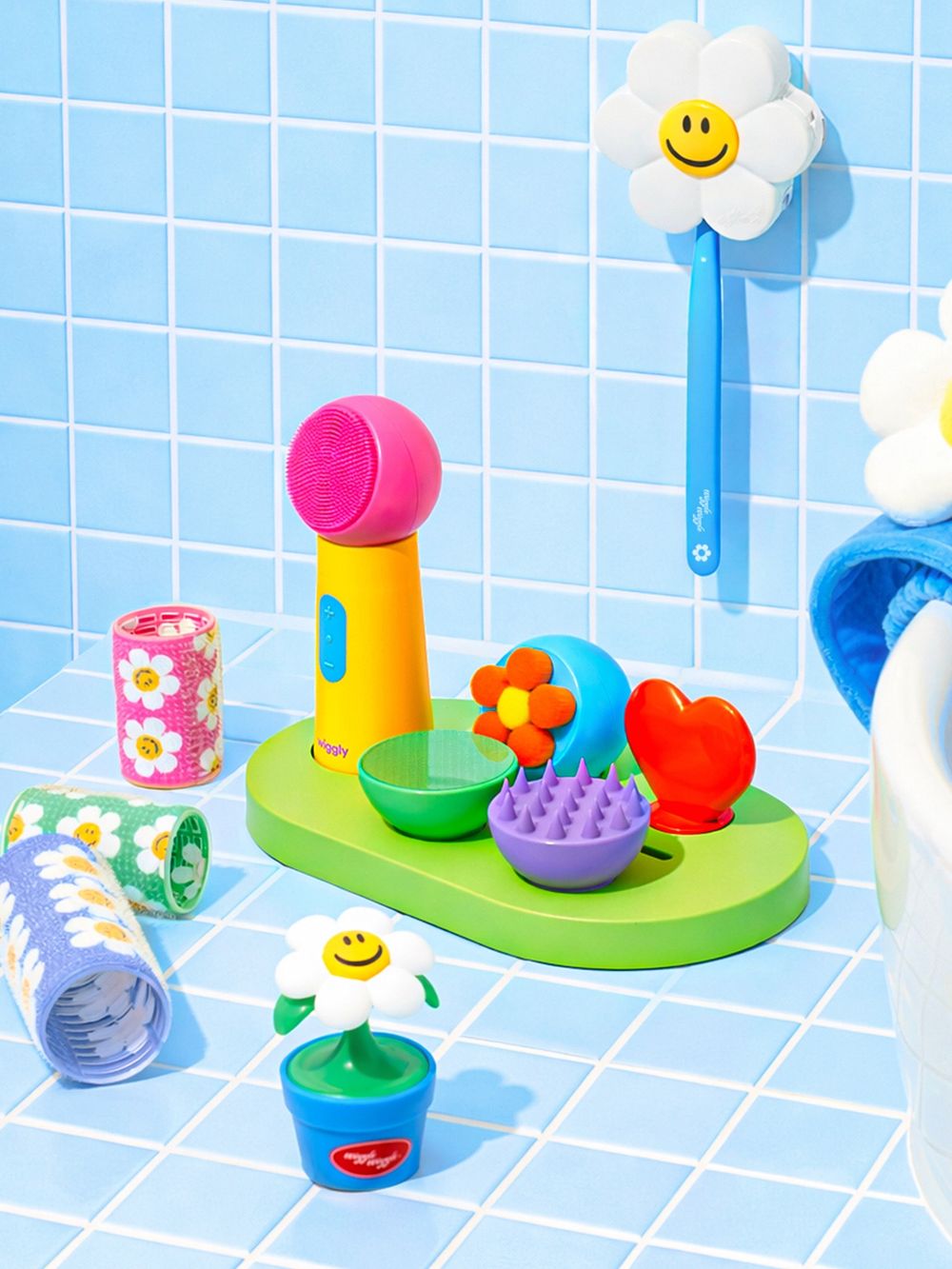 韓國爆紅文創品牌Wiggle Wiggle跨界美妝！花朵刷頭、愛心刮痧「5合1美容儀」秒殺完售，限量回歸不搶會後悔！-3