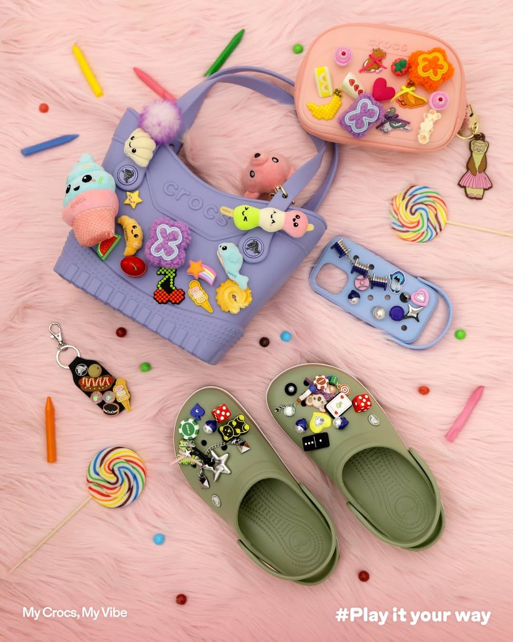 Crocs洞洞鞋又來逼人花錢了！新款麂皮雲朵拖鞋高級感拉滿、竟還推出「洞洞版」菜籃子包！-10