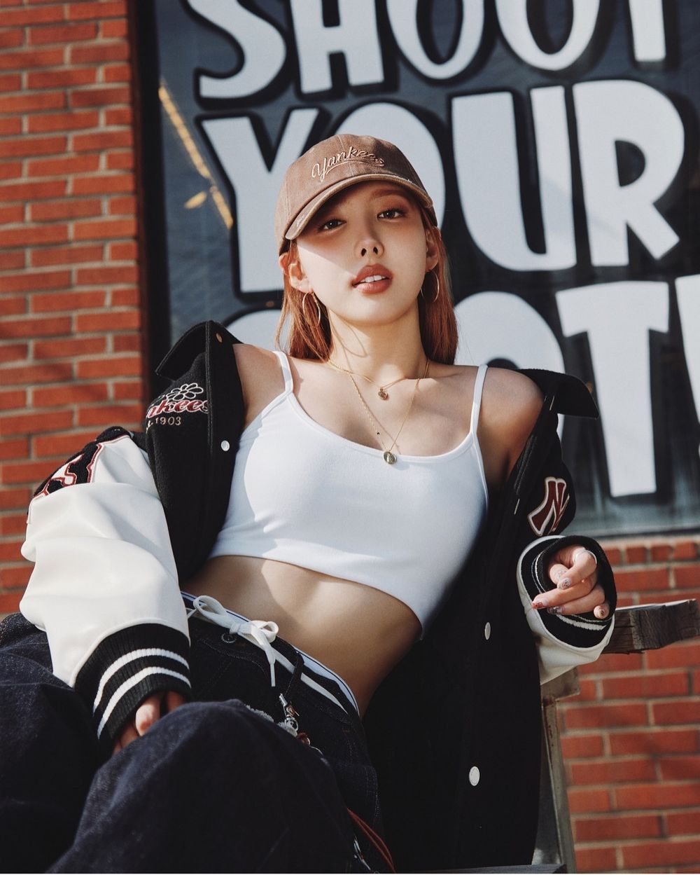 韓網公認7位最適合Y2K概念的女偶像！NATTY健康辣妹風，張員瑛、Minnie太搶眼！-8